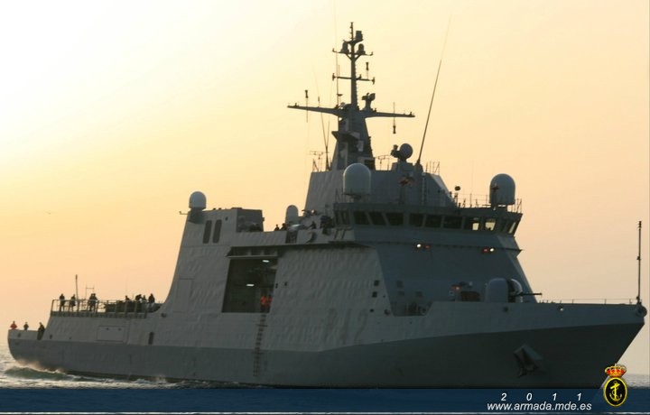 La ceremonia de entrega del buque de acción marítima 'Rayo' ha tenido lugar esta mañana en la Base Naval de Rota